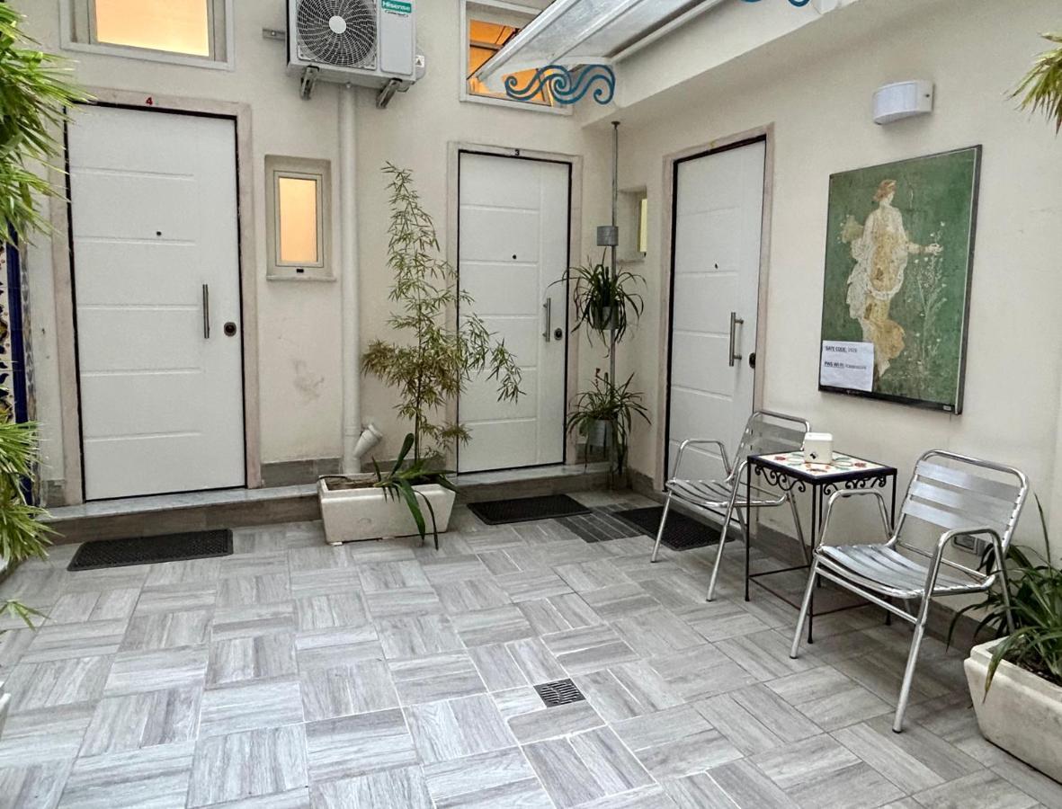 Tribunali Apartments Наполи Екстериор снимка